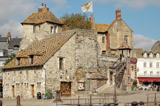 Апартаменты Escapade Au Coeur De Honfleur Avec Parking Prive Et Vue Panoramique Экстерьер фото